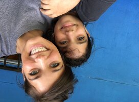 volunteer with children in costa rica